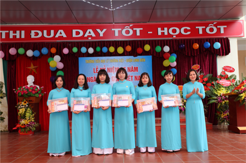 Trường Tiểu học Lý Thường Kiệt tổ chức “Hội thi giáo viên dạy giỏi” cấp trường nhằm đẩy mạnh phong trào thi đua dạy tốt, học tốt .